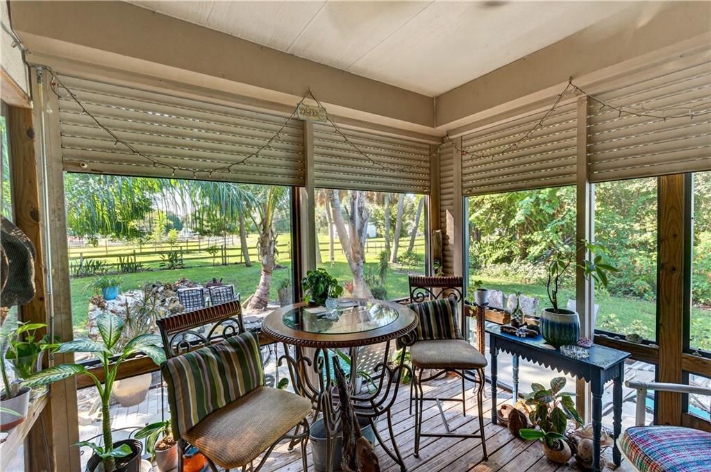 合同活跃: $199,000 (2 贝兹, 2 浴室, 984 平方英尺)