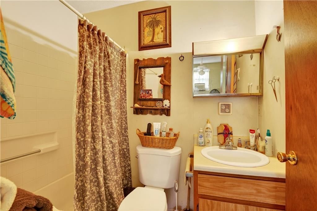 合同活跃: $199,000 (2 贝兹, 2 浴室, 984 平方英尺)