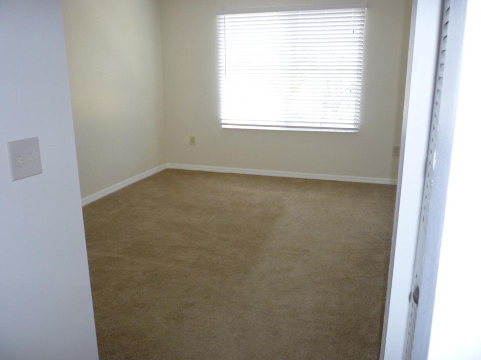 В аренду: $2,250 (3 спален, 2 ванн, 1300 Квадратных фут)