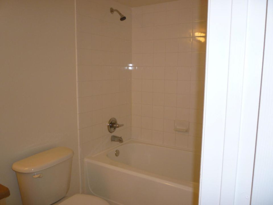 В аренду: $2,250 (3 спален, 2 ванн, 1300 Квадратных фут)