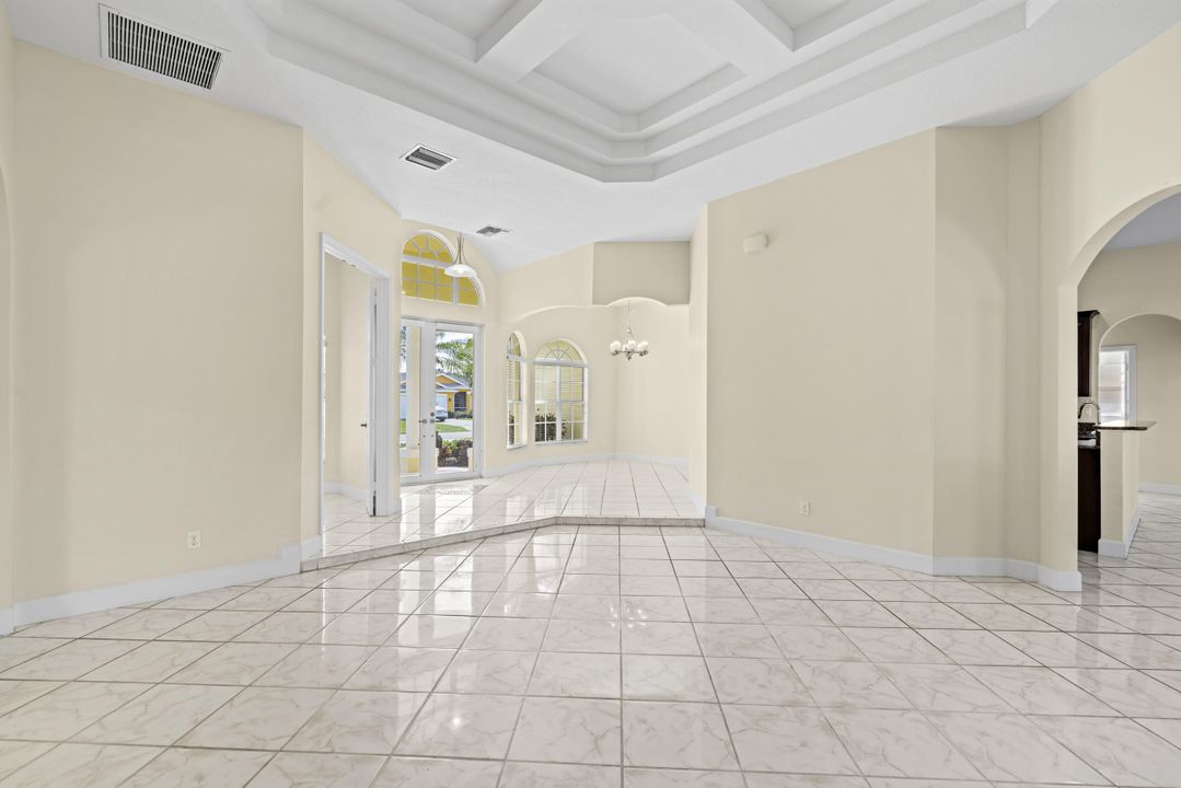 For Sale: $629,000 (4 beds, 3 baths, 2714 Square Feet)