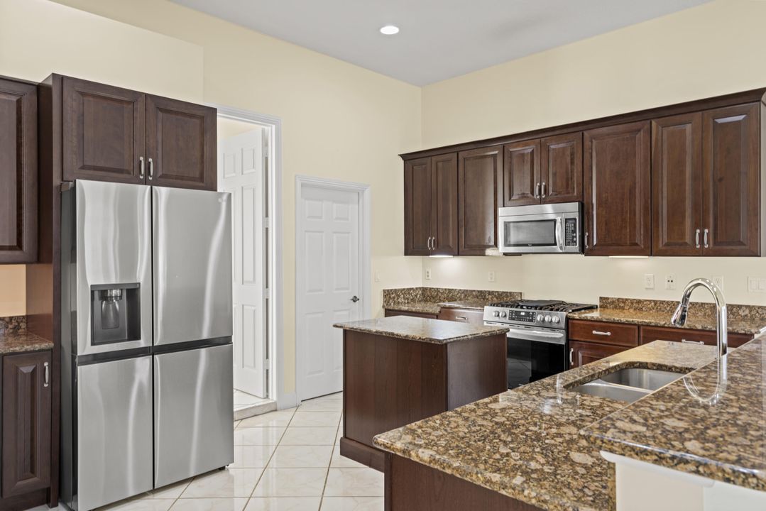 For Sale: $629,000 (4 beds, 3 baths, 2714 Square Feet)