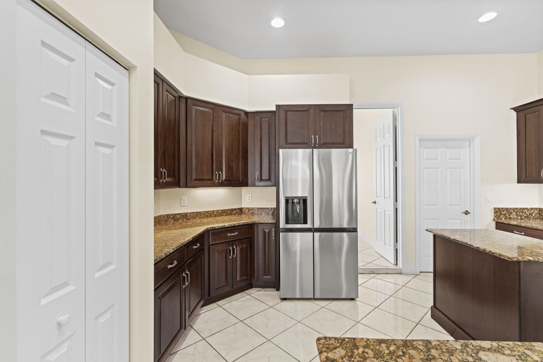 For Sale: $629,000 (4 beds, 3 baths, 2714 Square Feet)