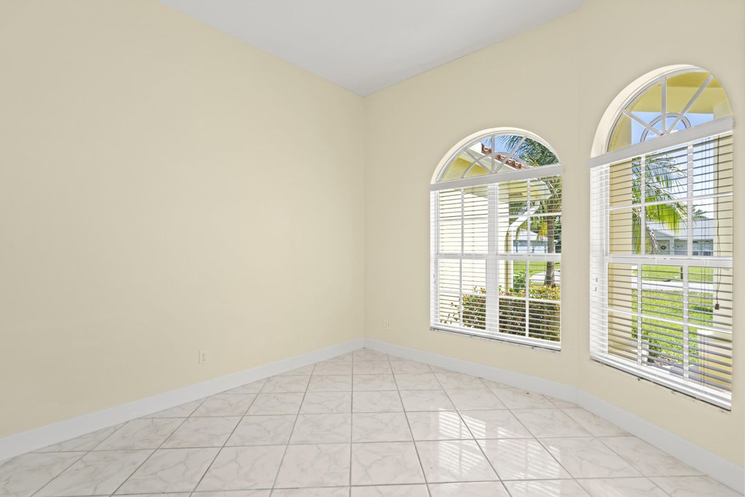 For Sale: $629,000 (4 beds, 3 baths, 2714 Square Feet)