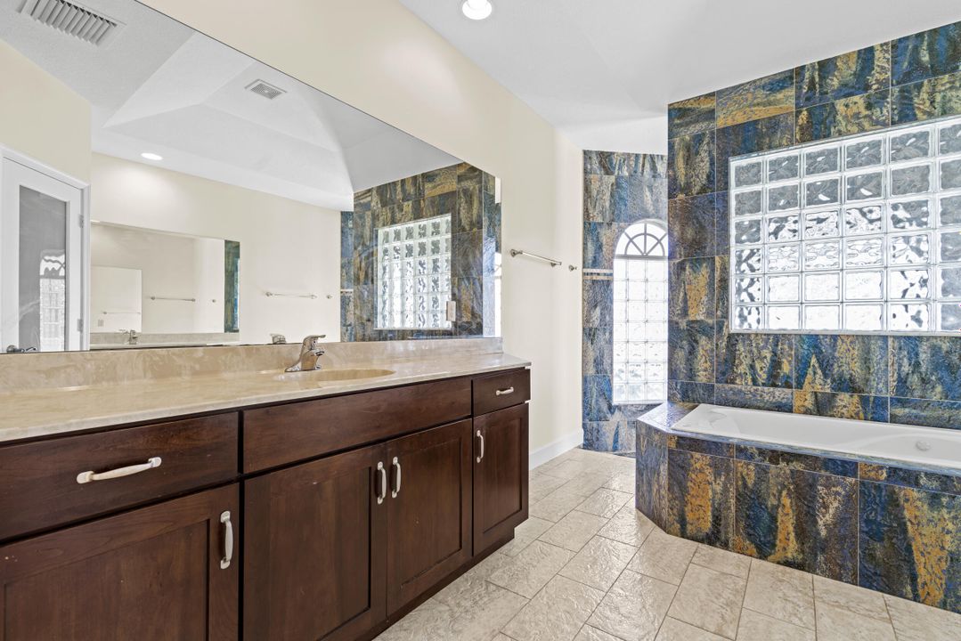 For Sale: $629,000 (4 beds, 3 baths, 2714 Square Feet)