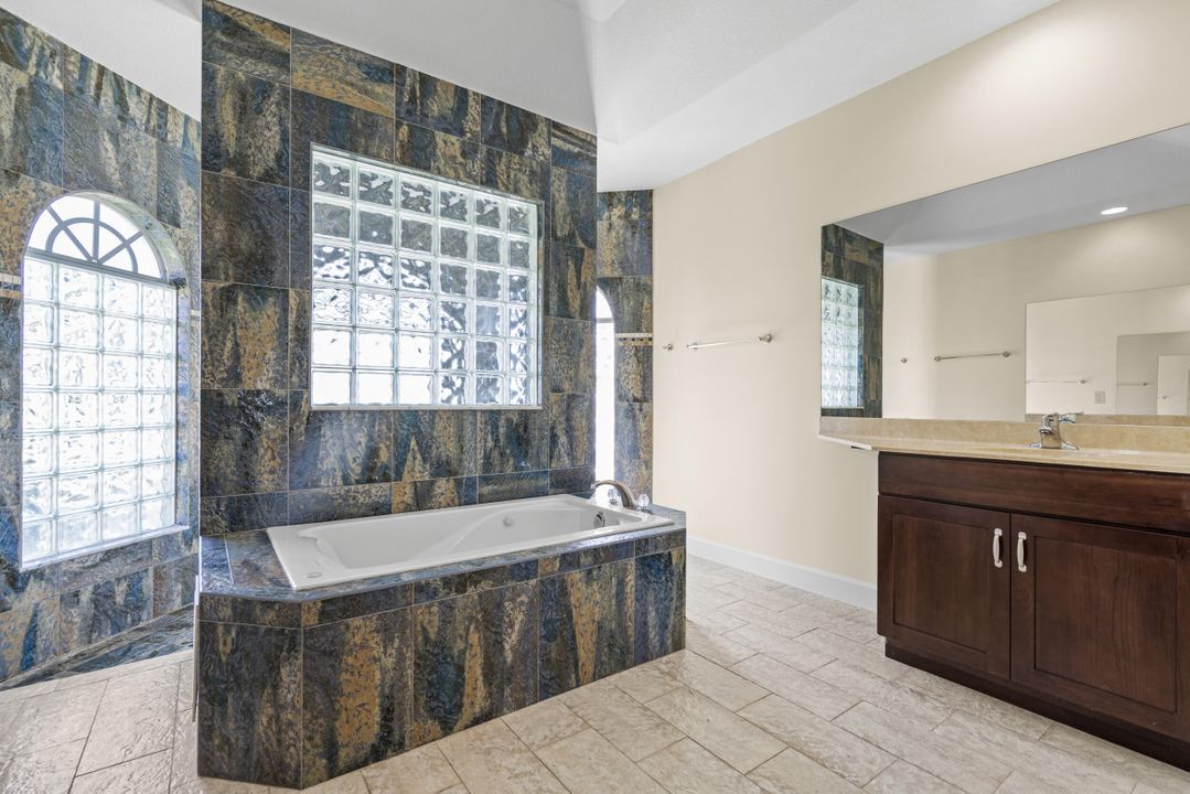 For Sale: $629,000 (4 beds, 3 baths, 2714 Square Feet)