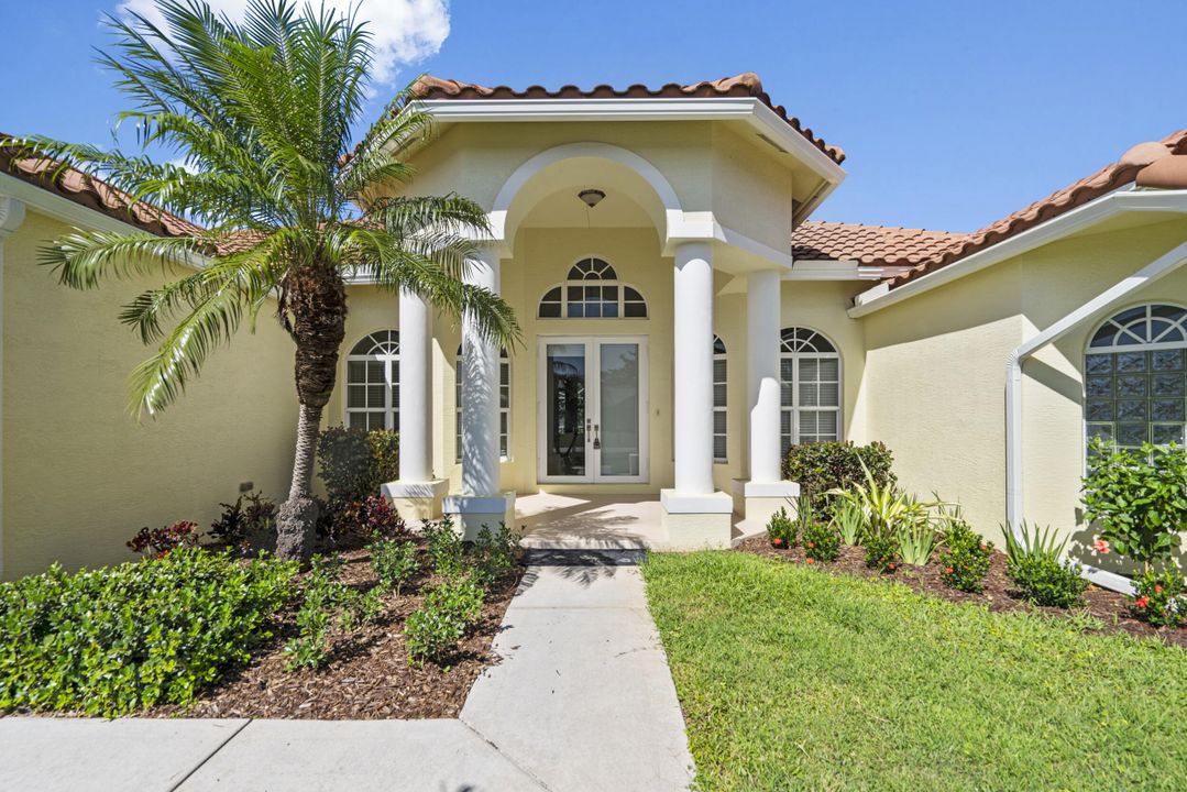 For Sale: $629,000 (4 beds, 3 baths, 2714 Square Feet)