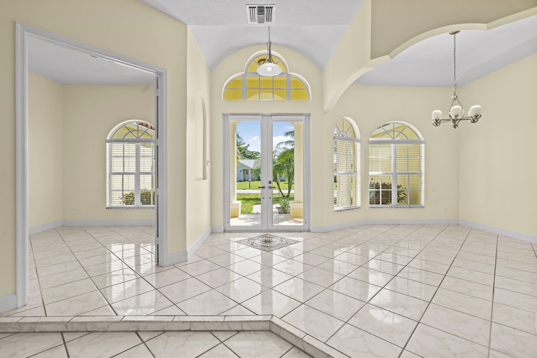 For Sale: $629,000 (4 beds, 3 baths, 2714 Square Feet)