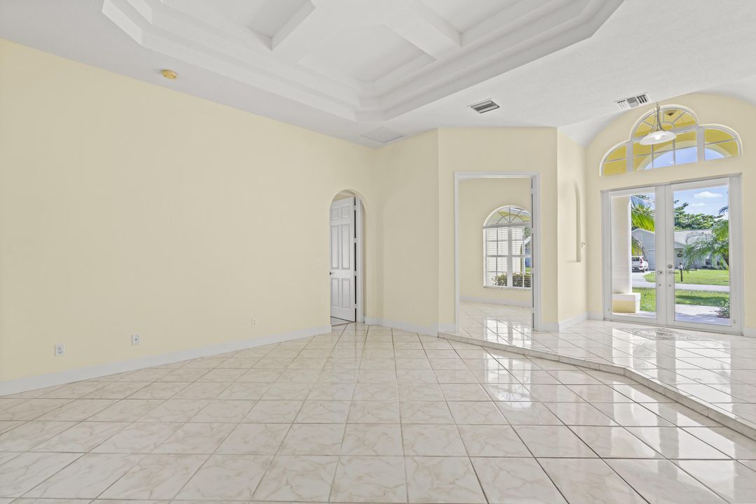 For Sale: $629,000 (4 beds, 3 baths, 2714 Square Feet)