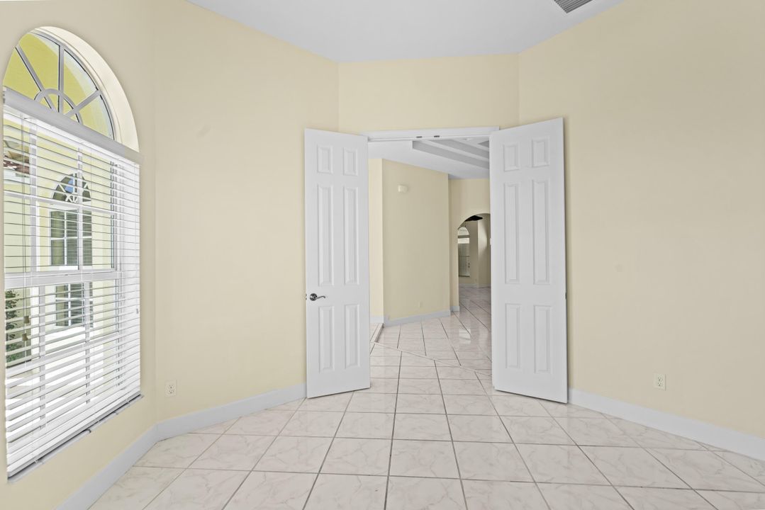 For Sale: $629,000 (4 beds, 3 baths, 2714 Square Feet)