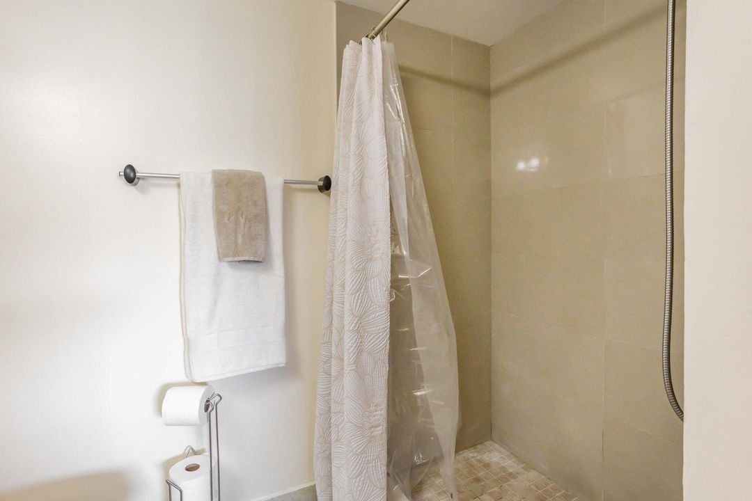 На продажу: $229,000 (2 спален, 2 ванн, 790 Квадратных фут)