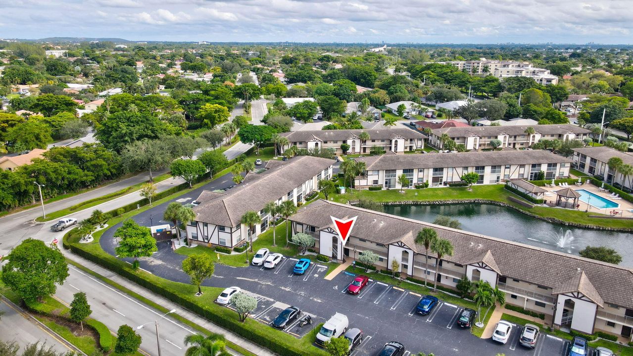 На продажу: $229,000 (2 спален, 2 ванн, 790 Квадратных фут)