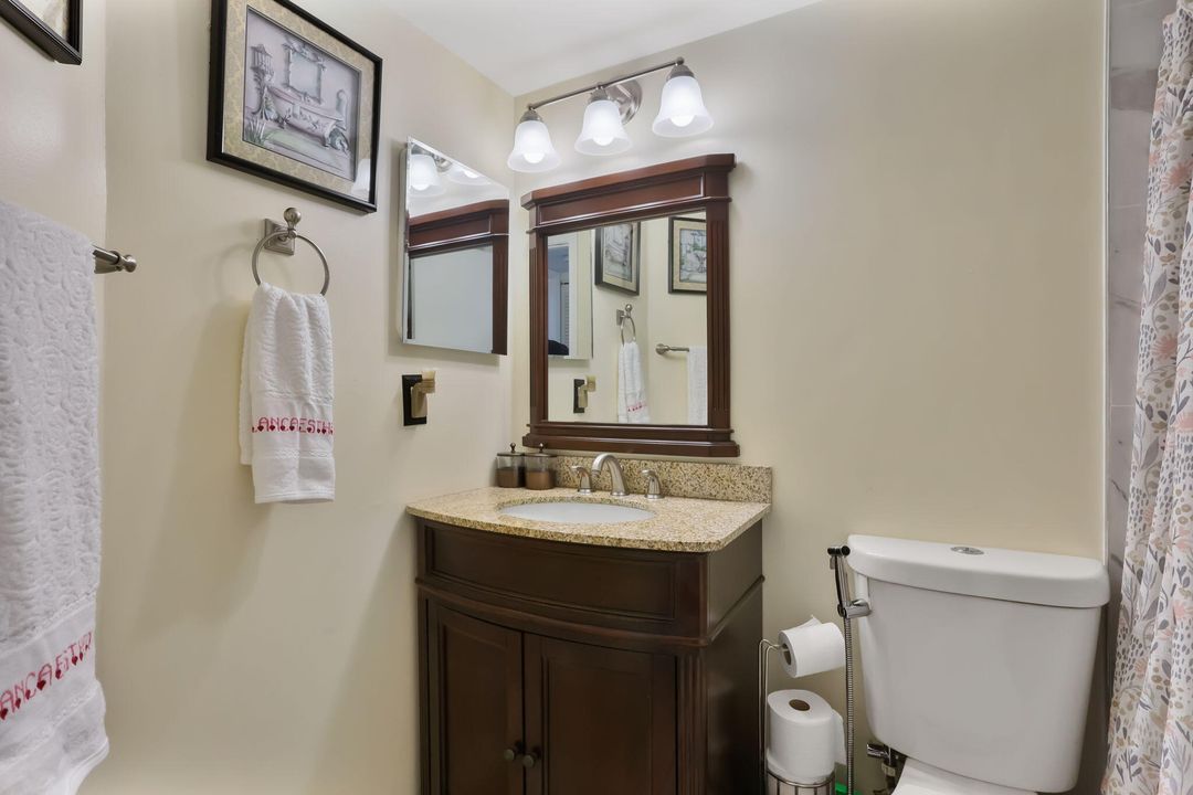 На продажу: $229,000 (2 спален, 2 ванн, 790 Квадратных фут)