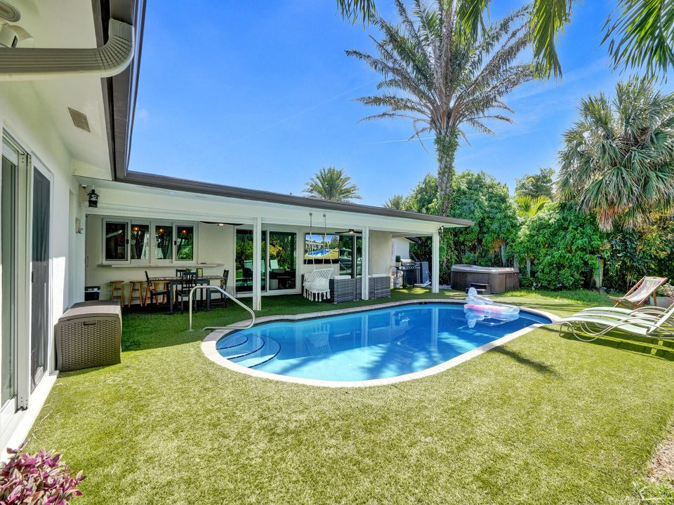 На продажу: $2,160,000 (5 спален, 2 ванн, 2482 Квадратных фут)