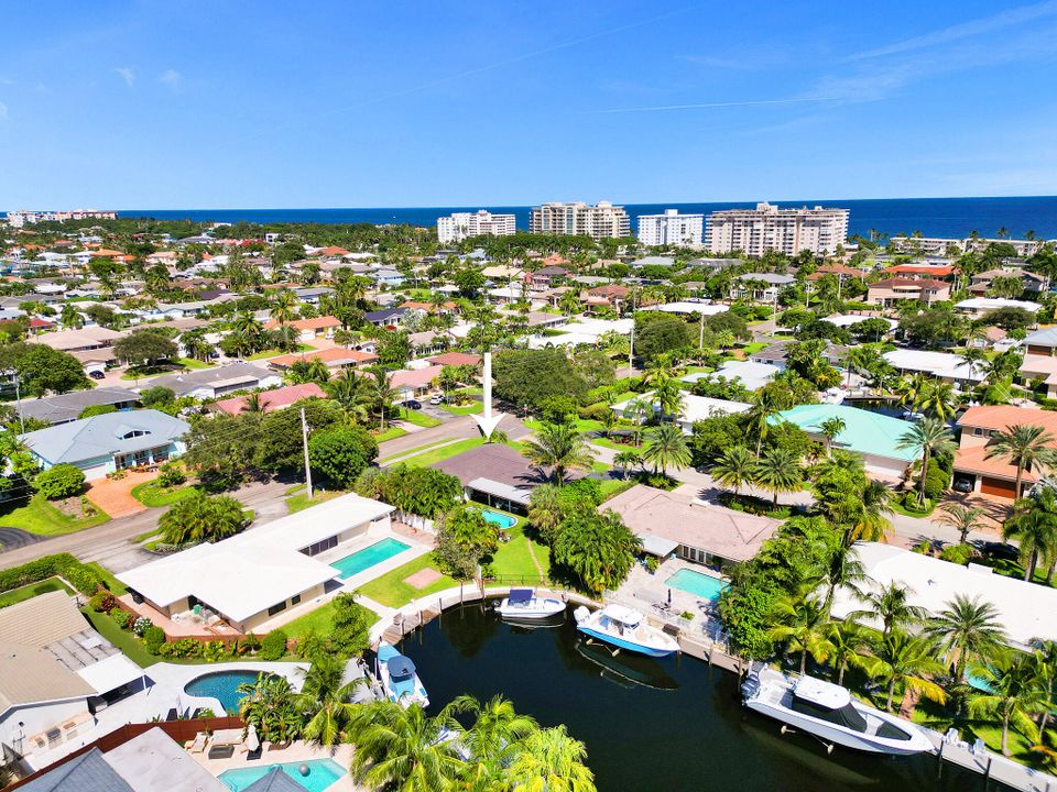 На продажу: $2,160,000 (5 спален, 2 ванн, 2482 Квадратных фут)