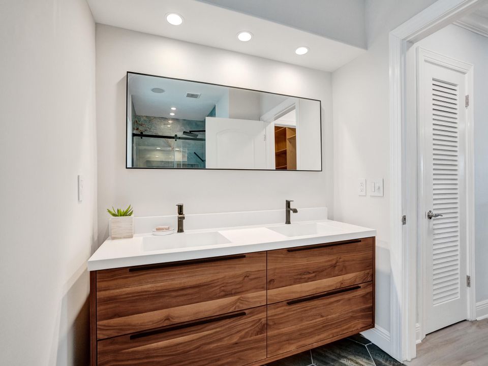 На продажу: $2,160,000 (5 спален, 2 ванн, 2482 Квадратных фут)