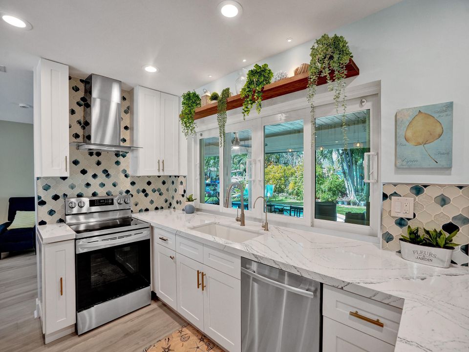 На продажу: $2,160,000 (5 спален, 2 ванн, 2482 Квадратных фут)