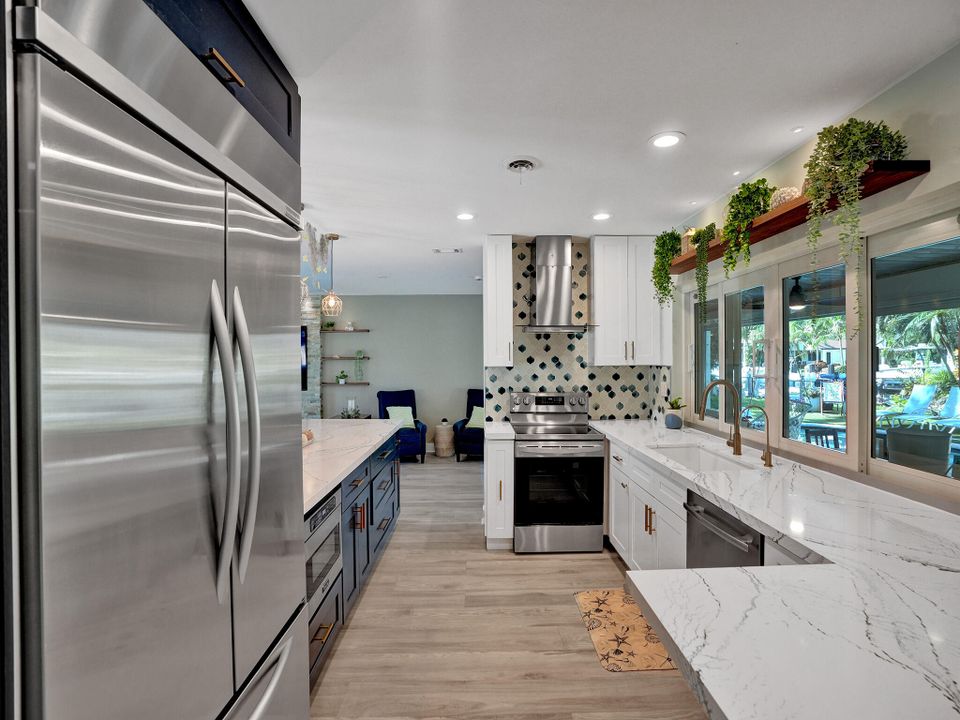 На продажу: $2,160,000 (5 спален, 2 ванн, 2482 Квадратных фут)