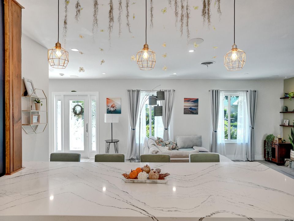 На продажу: $2,160,000 (5 спален, 2 ванн, 2482 Квадратных фут)