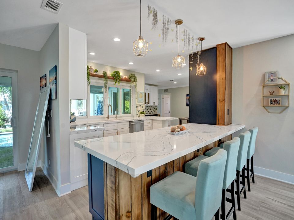 На продажу: $2,160,000 (5 спален, 2 ванн, 2482 Квадратных фут)