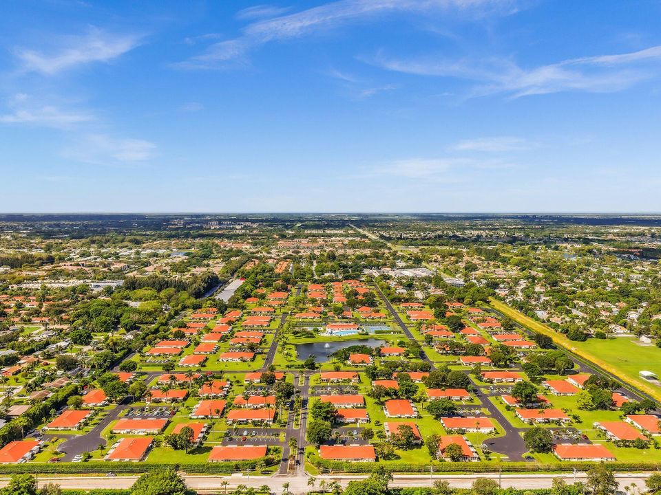 Под контрактом: $185,000 (1 спален, 2 ванн, 1080 Квадратных фут)