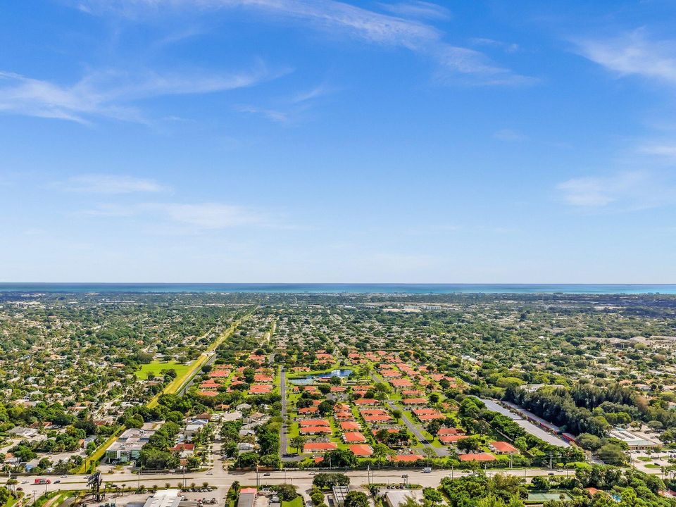 Под контрактом: $185,000 (1 спален, 2 ванн, 1080 Квадратных фут)