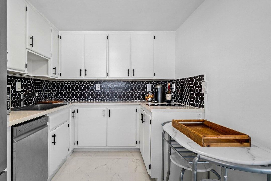 На продажу: $349,000 (1 спален, 1 ванн, 798 Квадратных фут)