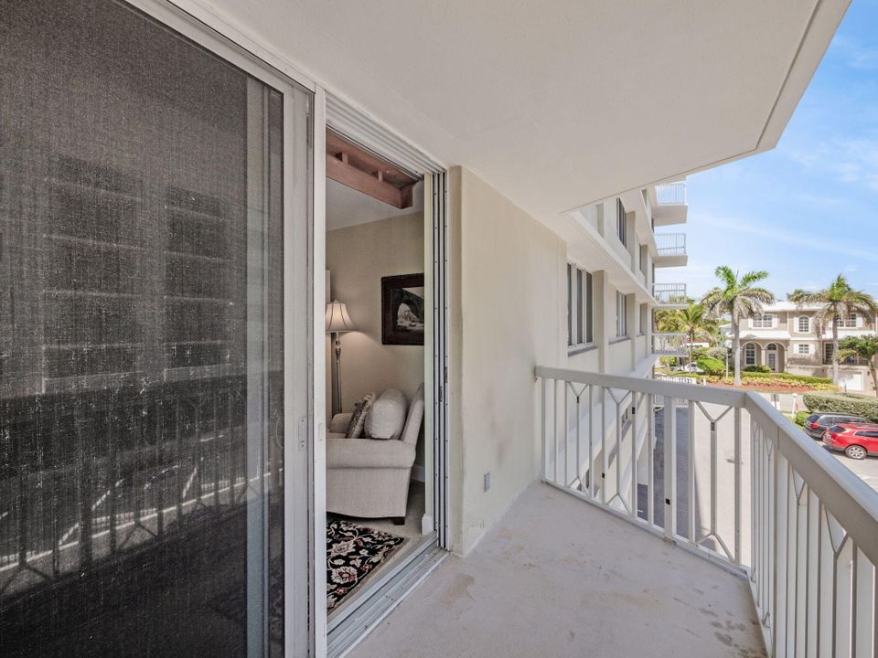 合同活跃: $2,350 (1 贝兹, 1 浴室, 840 平方英尺)