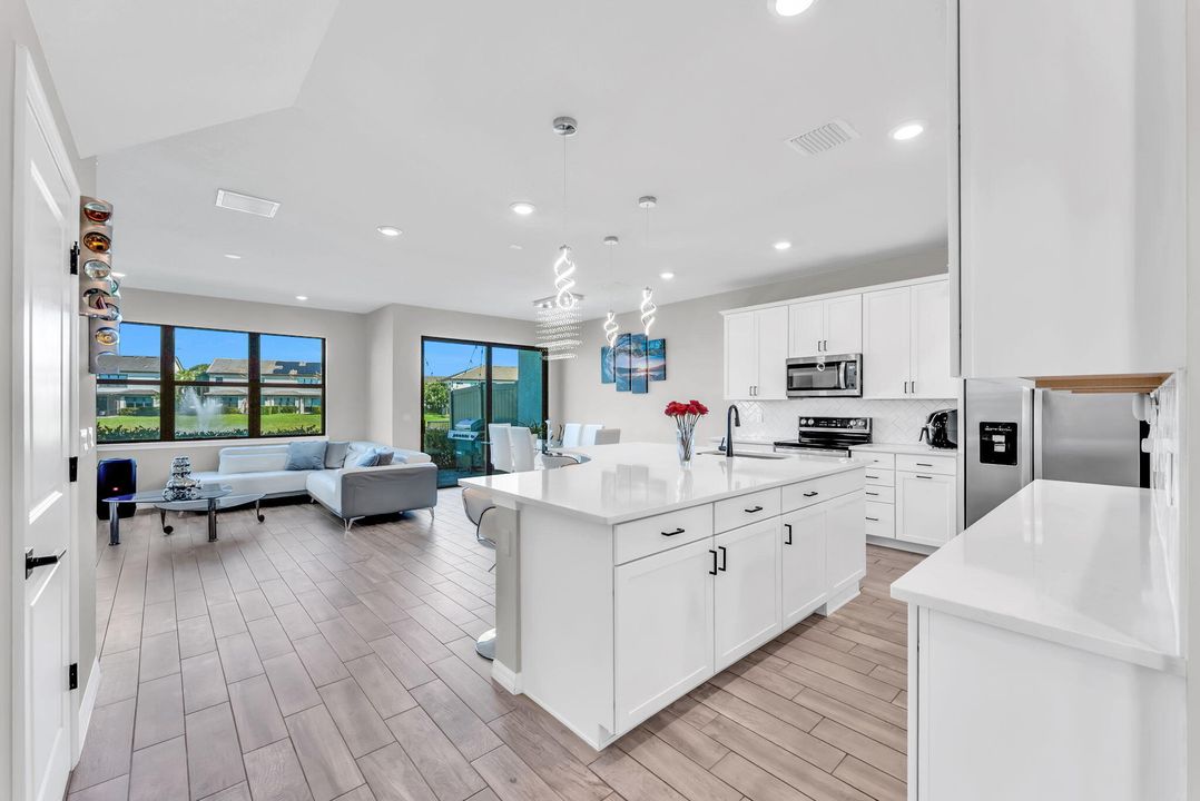 Active With Contract: $659,000 (3 beds, 2 baths, 1774 Square Feet)