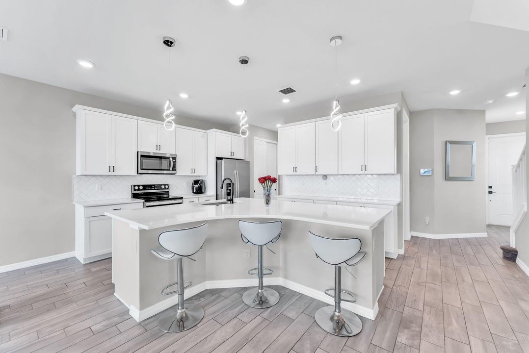 Active With Contract: $659,000 (3 beds, 2 baths, 1774 Square Feet)