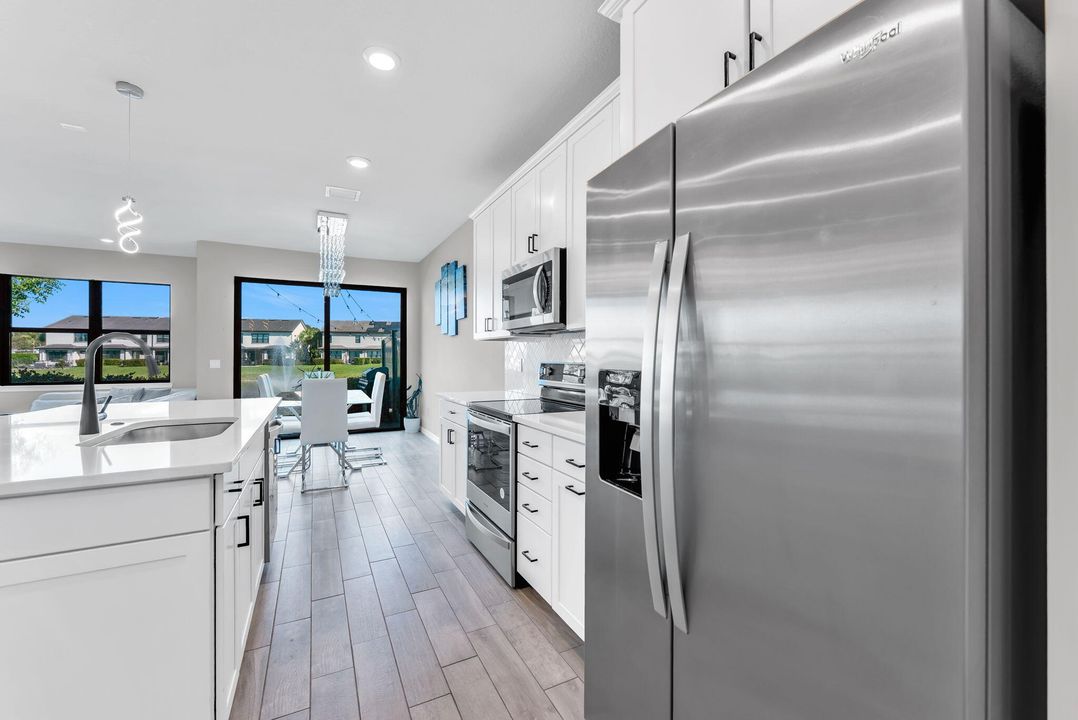 Active With Contract: $659,000 (3 beds, 2 baths, 1774 Square Feet)