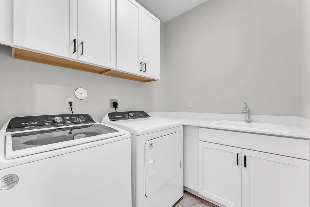 Active With Contract: $659,000 (3 beds, 2 baths, 1774 Square Feet)