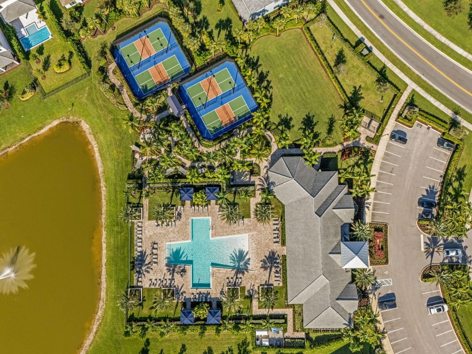 Active With Contract: $659,000 (3 beds, 2 baths, 1774 Square Feet)