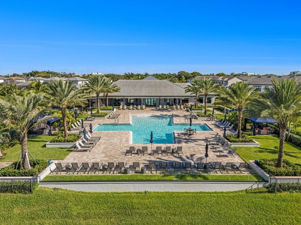 Active With Contract: $659,000 (3 beds, 2 baths, 1774 Square Feet)