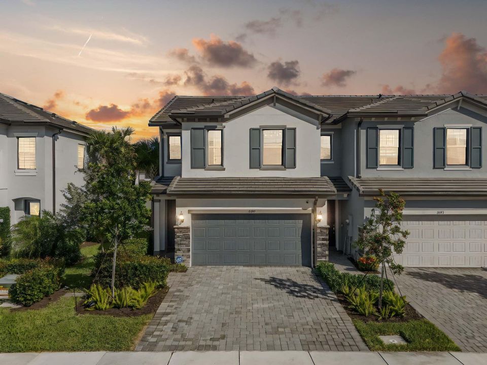 Active With Contract: $659,000 (3 beds, 2 baths, 1774 Square Feet)