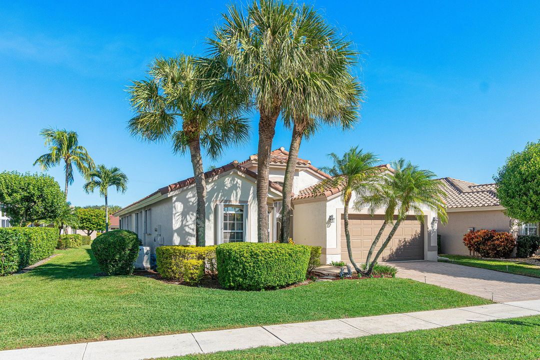 Active With Contract: $534,900 (3 beds, 2 baths, 1824 Square Feet)