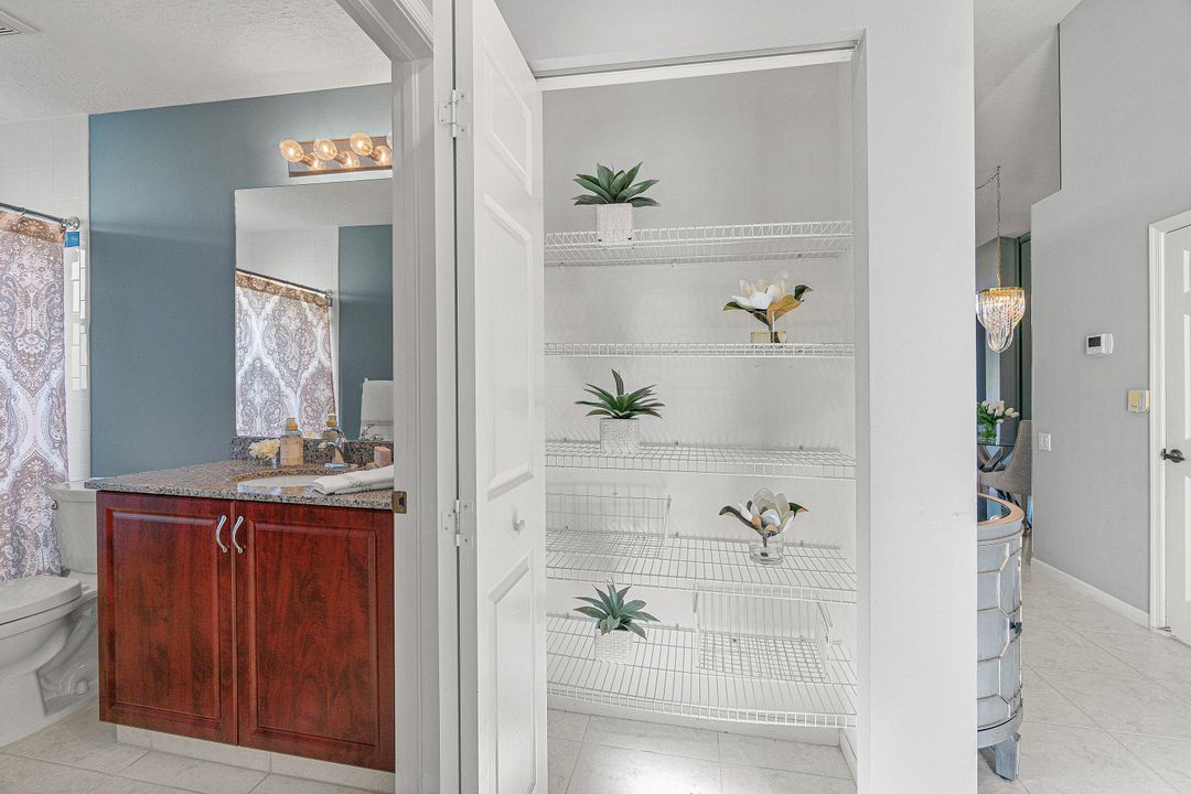 Active With Contract: $534,900 (3 beds, 2 baths, 1824 Square Feet)