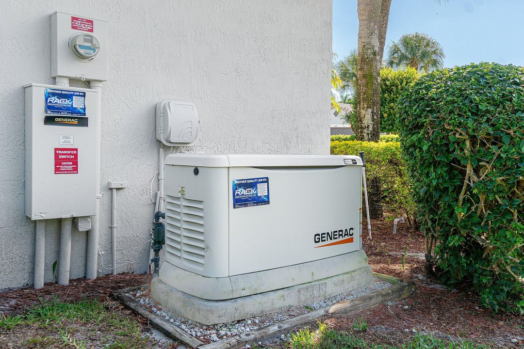 Active With Contract: $534,900 (3 beds, 2 baths, 1824 Square Feet)