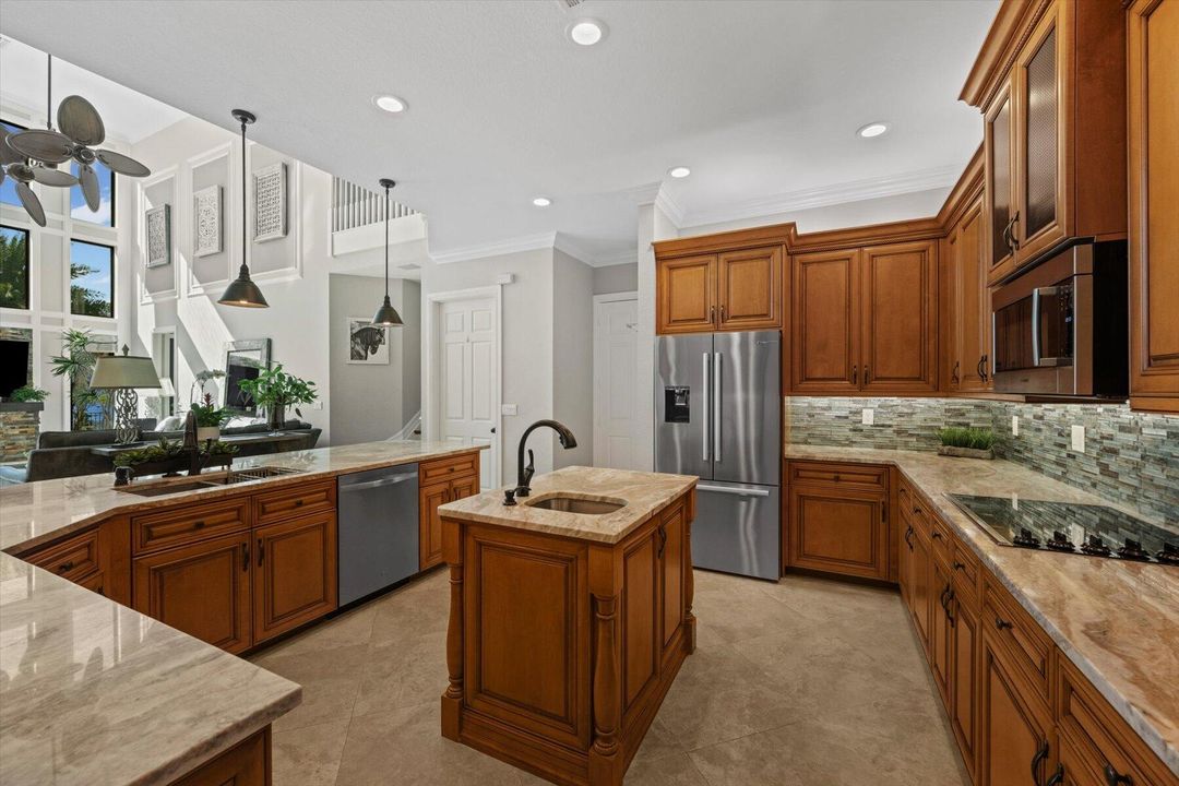 На продажу: $1,469,000 (5 спален, 4 ванн, 3668 Квадратных фут)