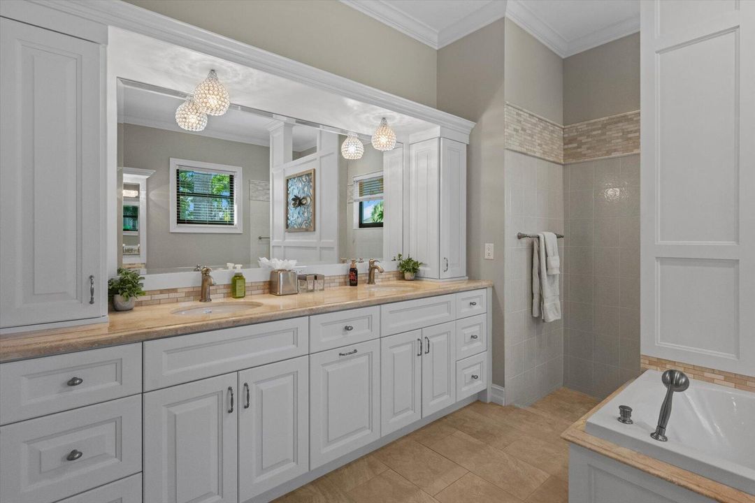 На продажу: $1,469,000 (5 спален, 4 ванн, 3668 Квадратных фут)