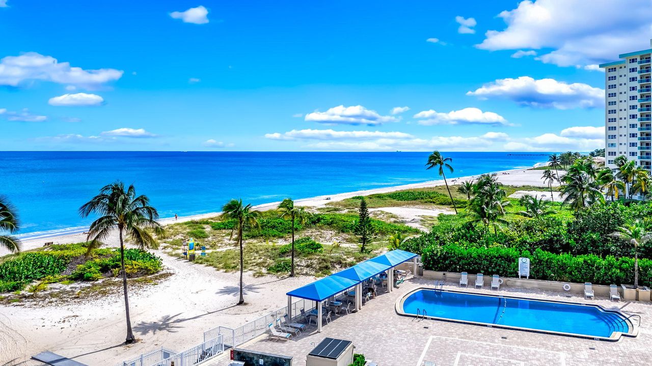 For Sale: $699,000 (2 beds, 2 baths, 1270 Square Feet)