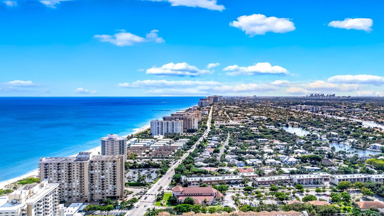 For Sale: $699,000 (2 beds, 2 baths, 1270 Square Feet)