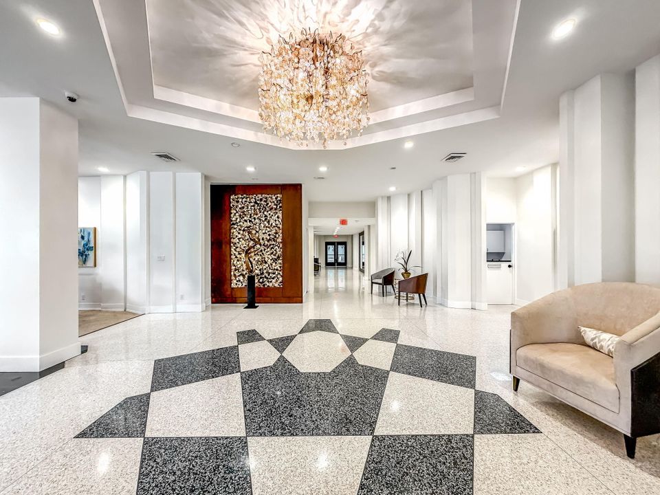 For Sale: $699,000 (2 beds, 2 baths, 1270 Square Feet)