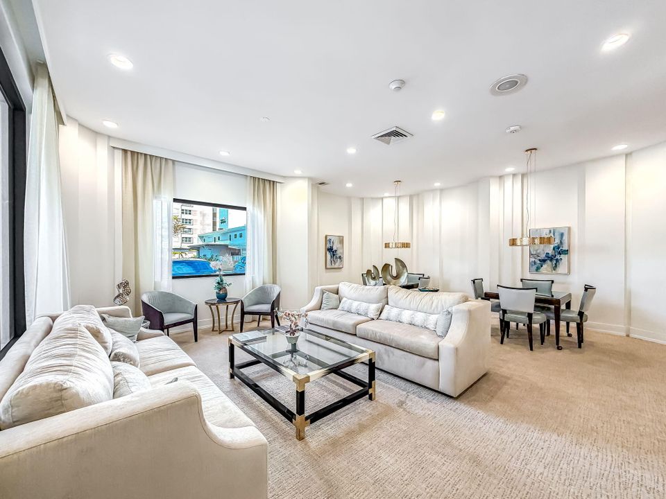 For Sale: $699,000 (2 beds, 2 baths, 1270 Square Feet)