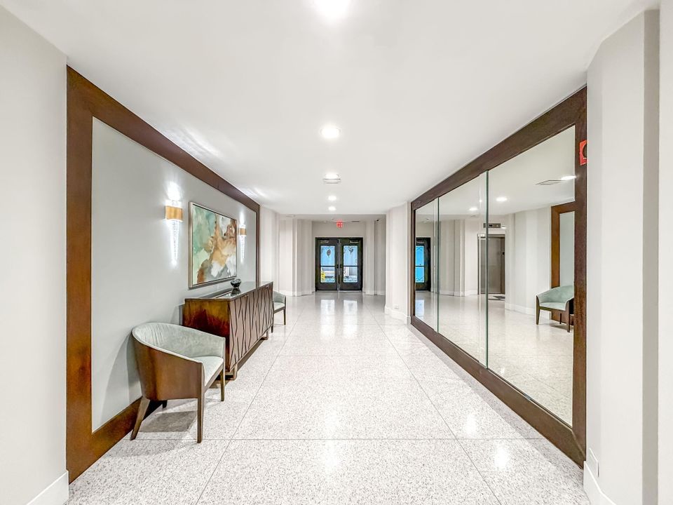 For Sale: $699,000 (2 beds, 2 baths, 1270 Square Feet)