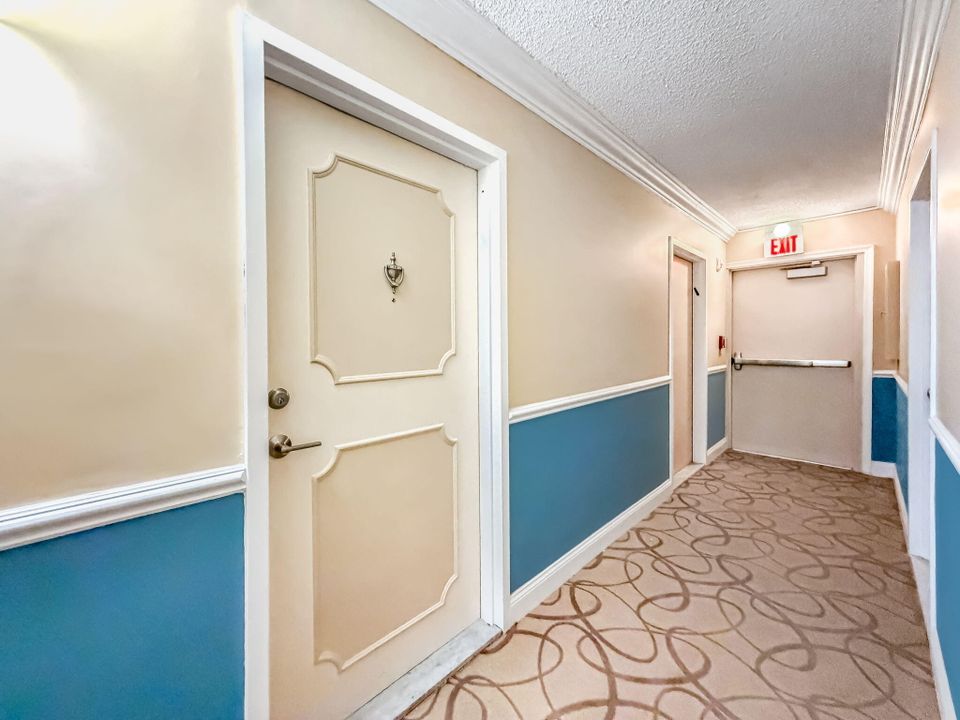 For Sale: $699,000 (2 beds, 2 baths, 1270 Square Feet)