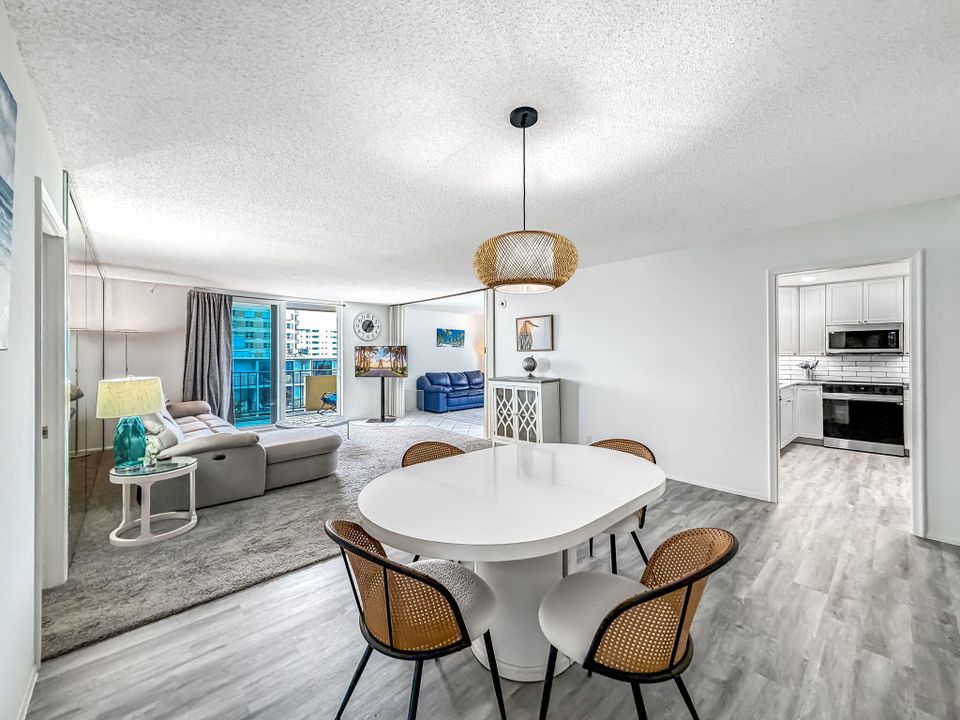 For Sale: $699,000 (2 beds, 2 baths, 1270 Square Feet)