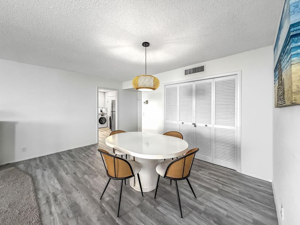 For Sale: $699,000 (2 beds, 2 baths, 1270 Square Feet)