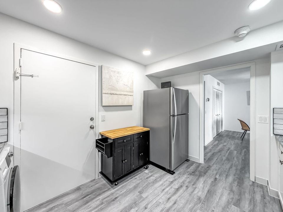 For Sale: $699,000 (2 beds, 2 baths, 1270 Square Feet)