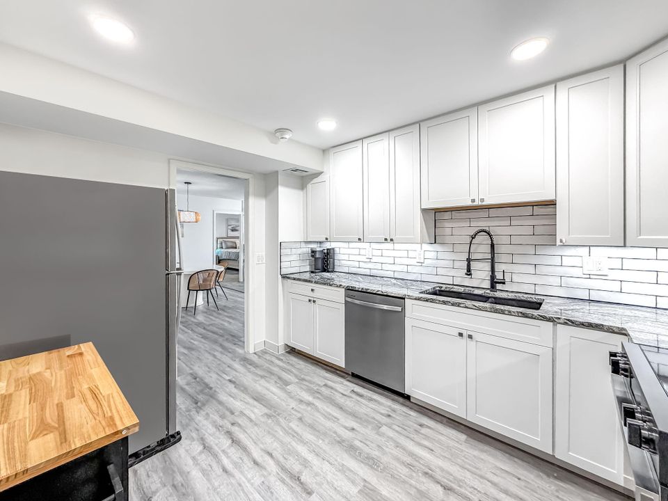 For Sale: $699,000 (2 beds, 2 baths, 1270 Square Feet)